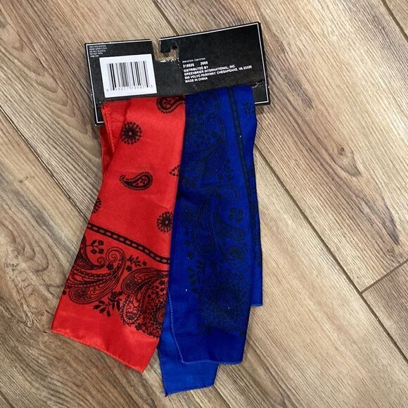 5/$15 NWT Classic Red and Blue Bandanas - Picture 2 of 4